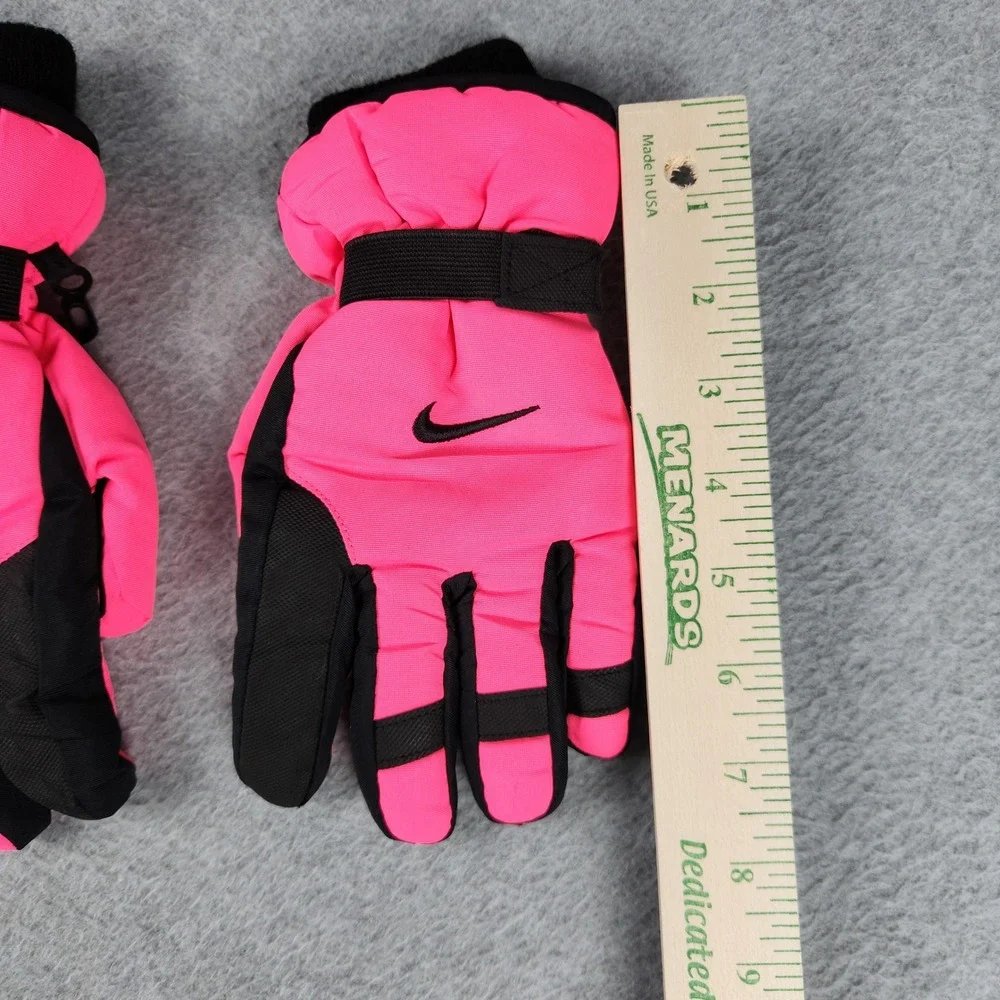 Nike Winter Gloves Youth Neon Pink Black Insulated Sporty Grip Warm Winter Logo